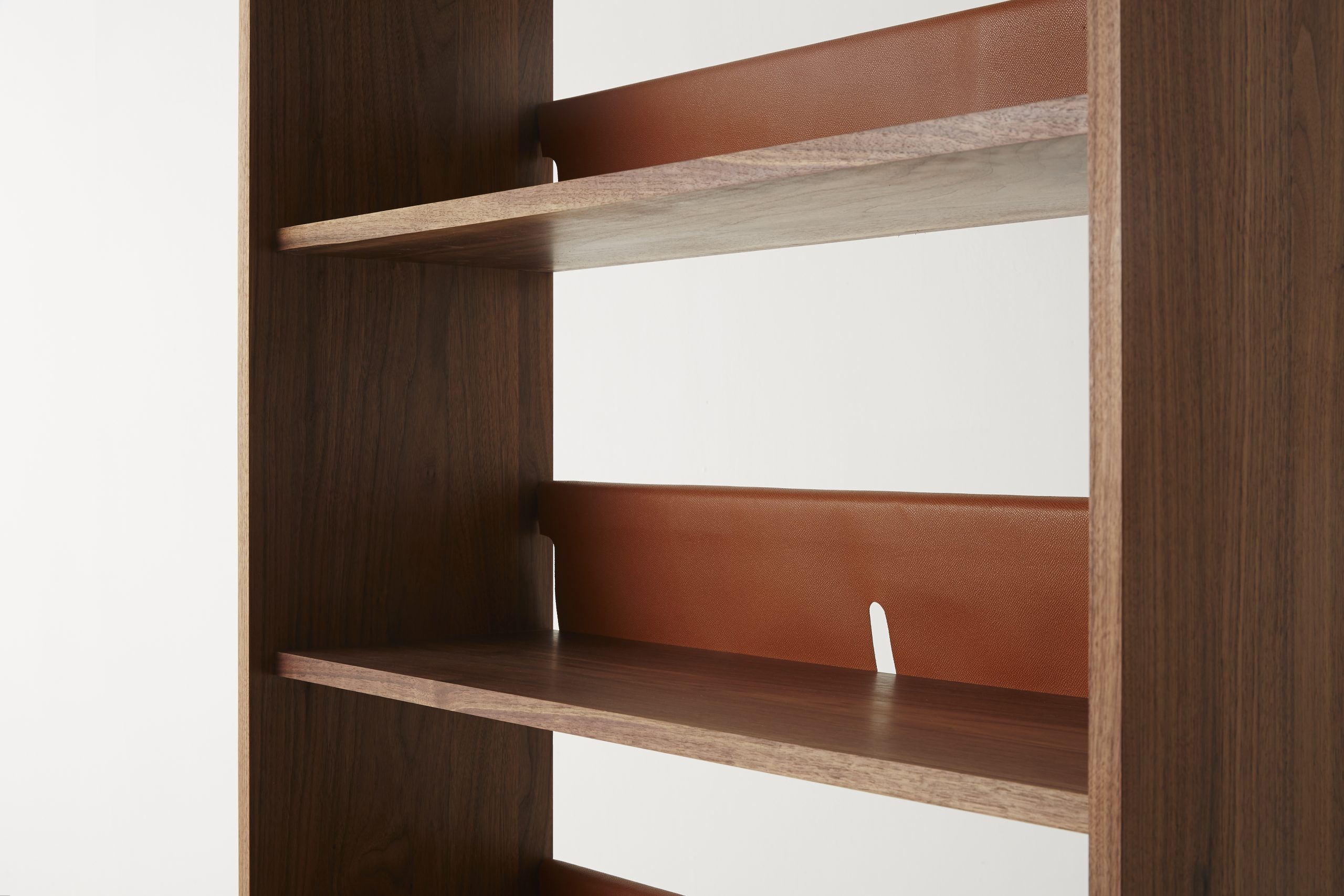 호두나무 책장 [Walnut book shelf]