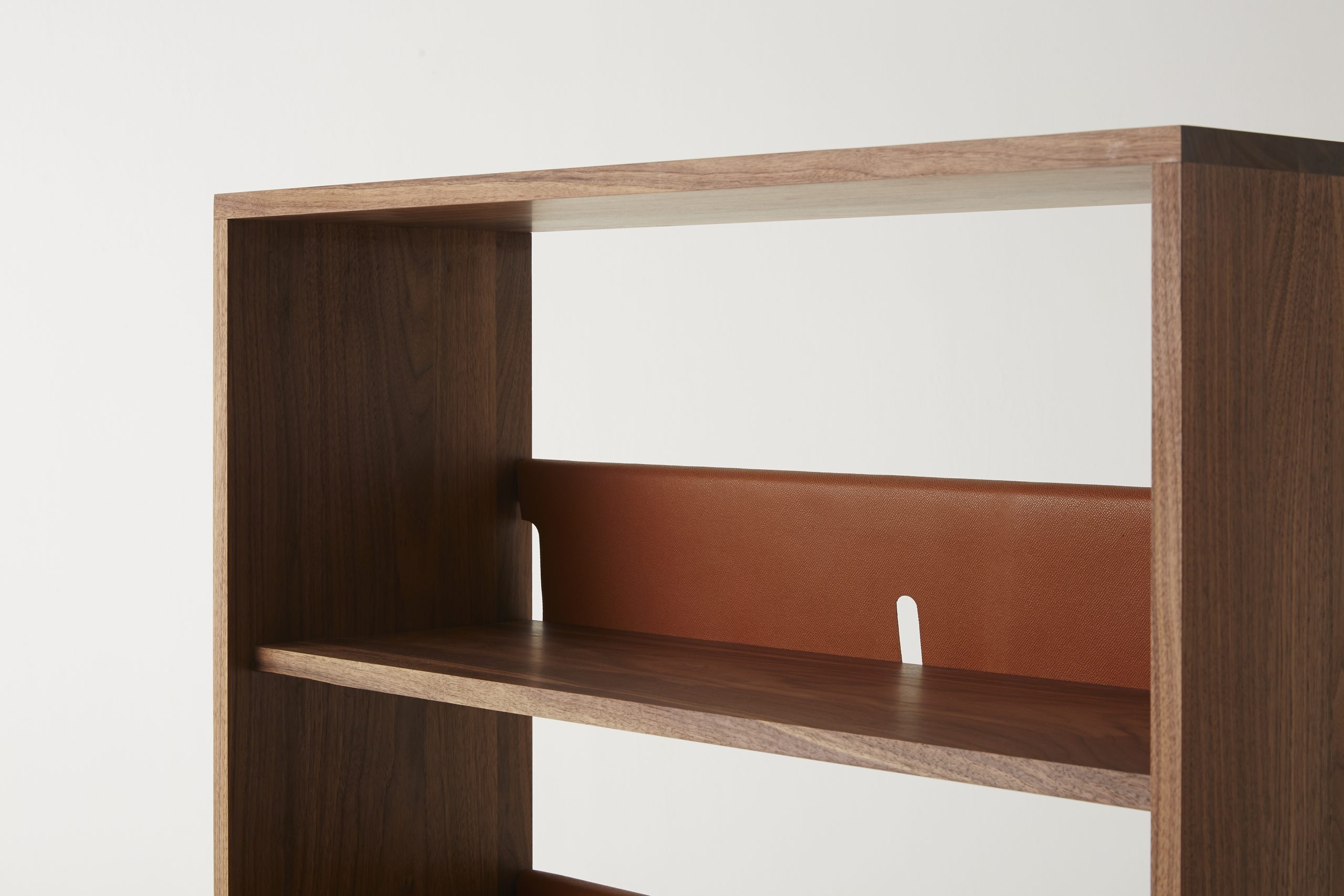 호두나무 책장 [Walnut book shelf]