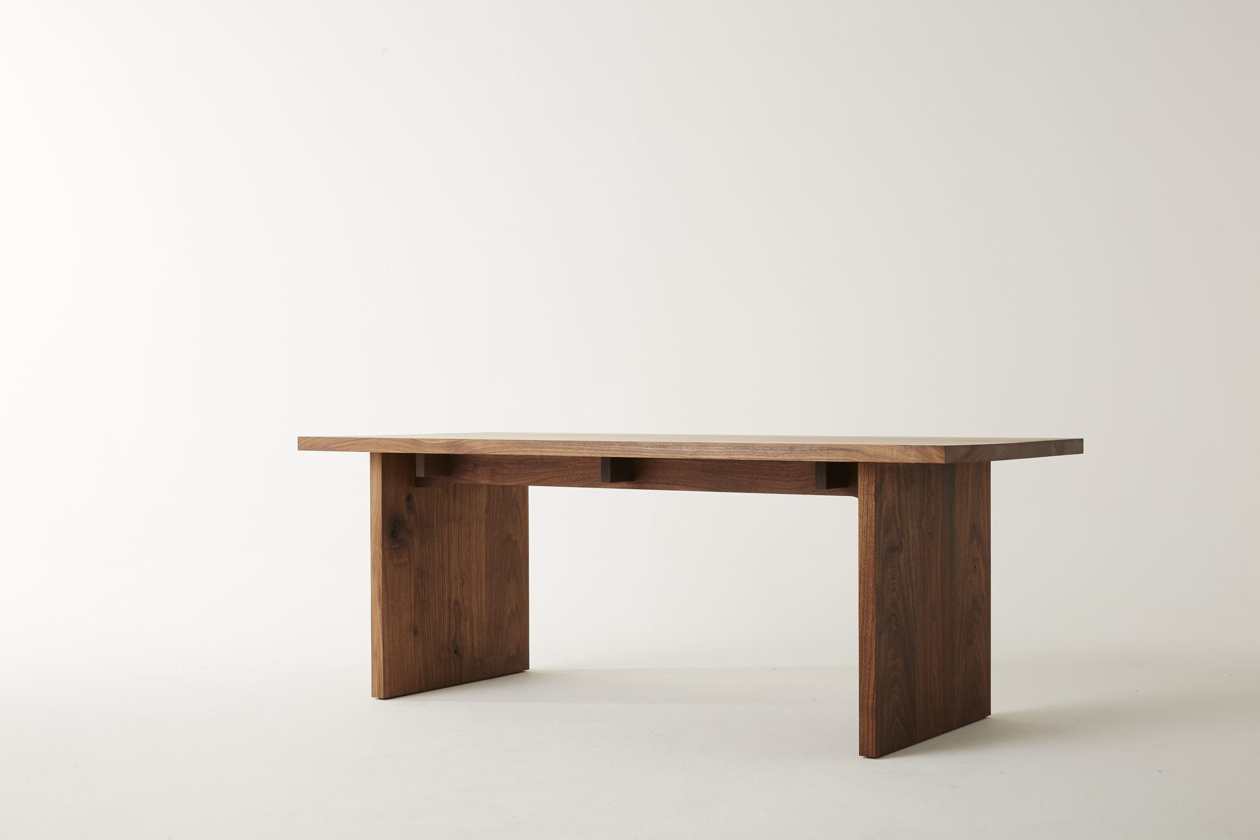 호두나무 테이블 [Walnut dining table]