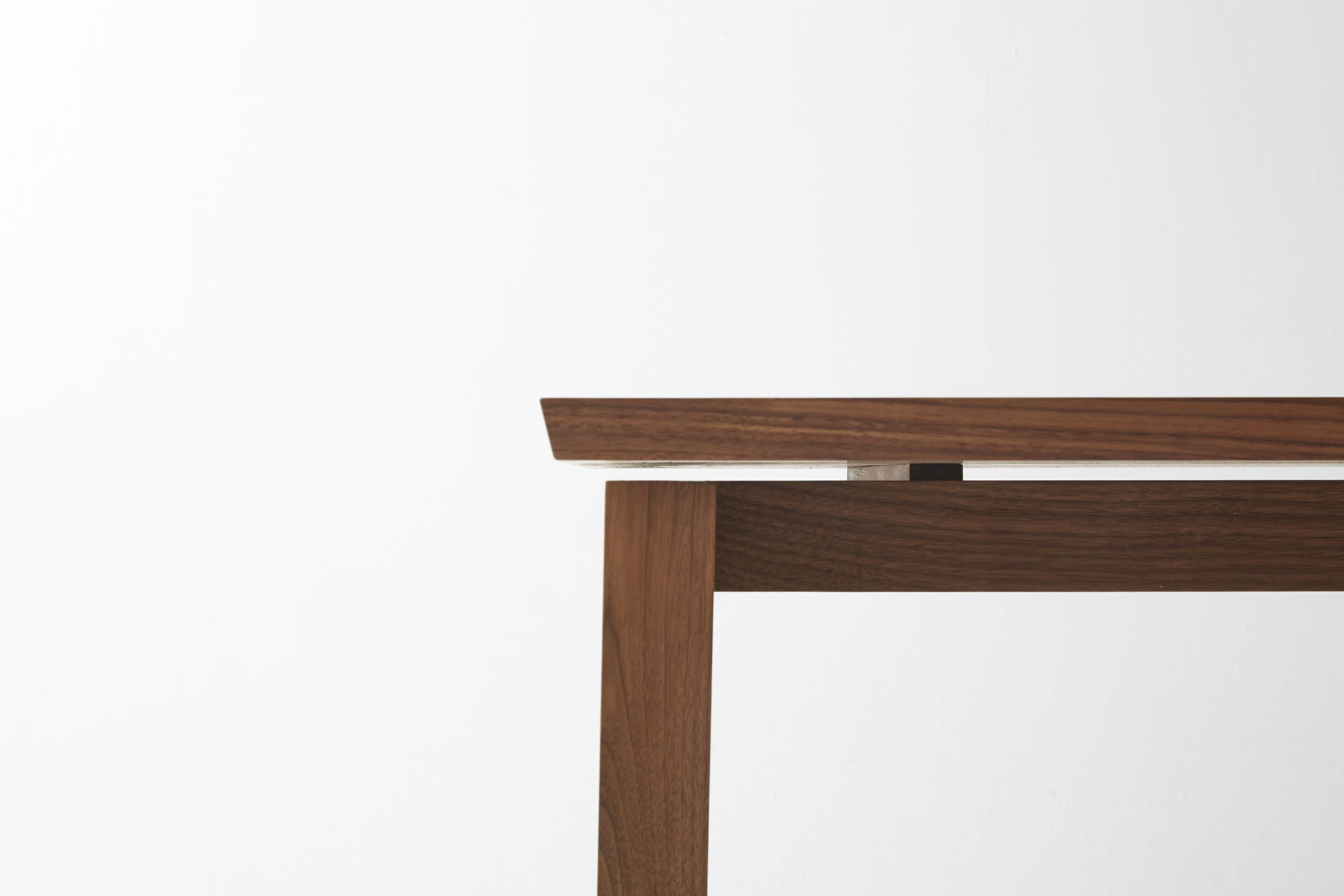 호두나무 테이블 [Walnut table]